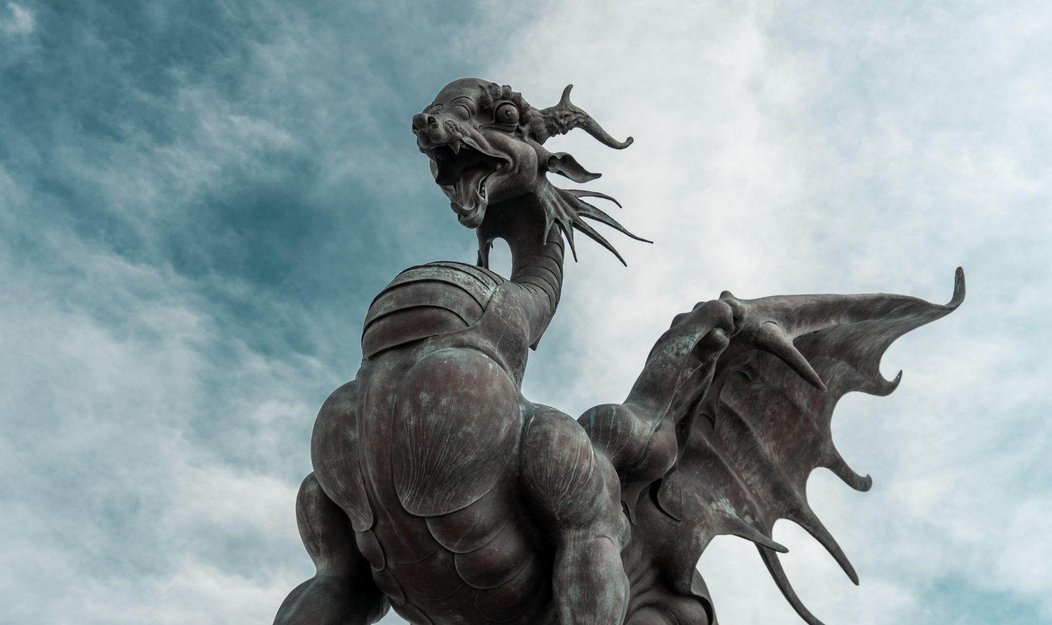A dragon statue